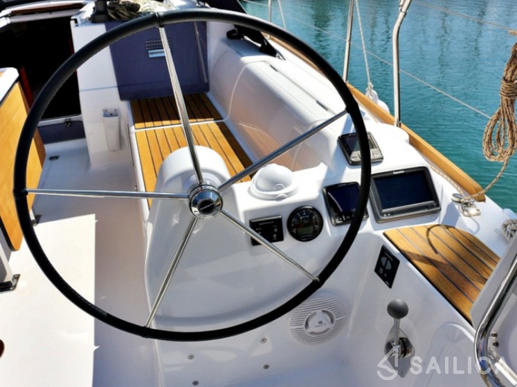 Dufour 382 GL - Yacht Charter Sailica