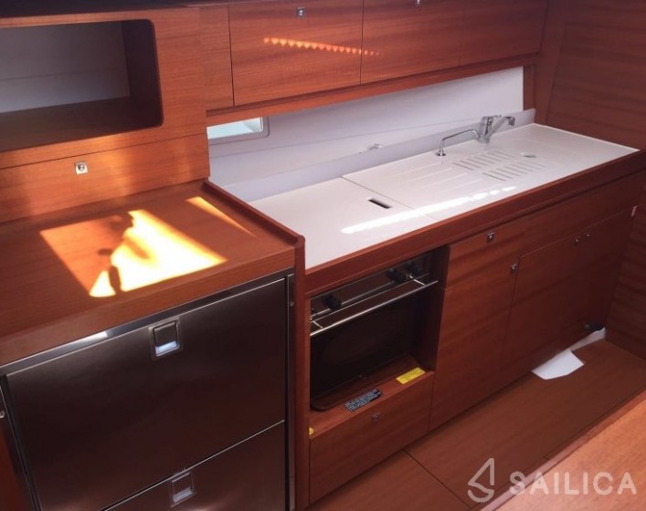 Dufour 382 GL - Yacht Charter Sailica