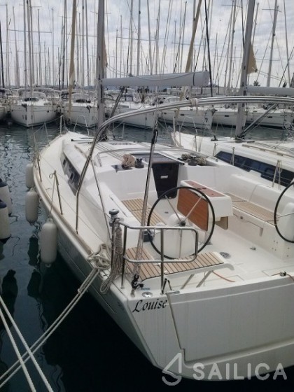 Dufour 382 GL - Yacht Charter Sailica