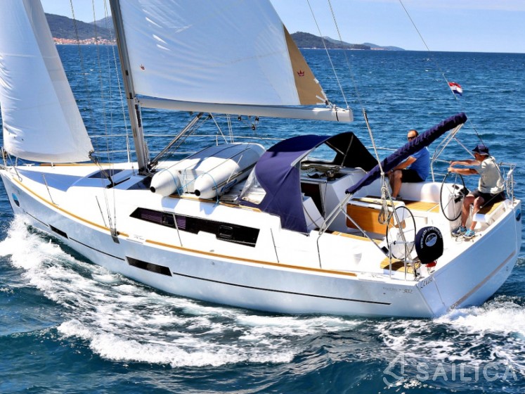 Dufour 382 GL - Yacht Charter Sailica