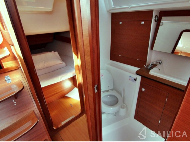 Dufour 382 GL - Yacht Charter Sailica