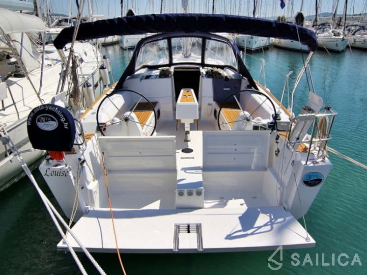 Dufour 382 GL - Yacht Charter Sailica
