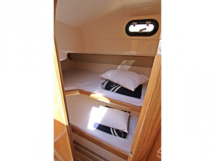 Vektor 950 - Yacht Charter Sailica