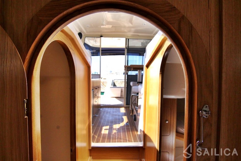 Vektor 950 - Yacht Charter Sailica