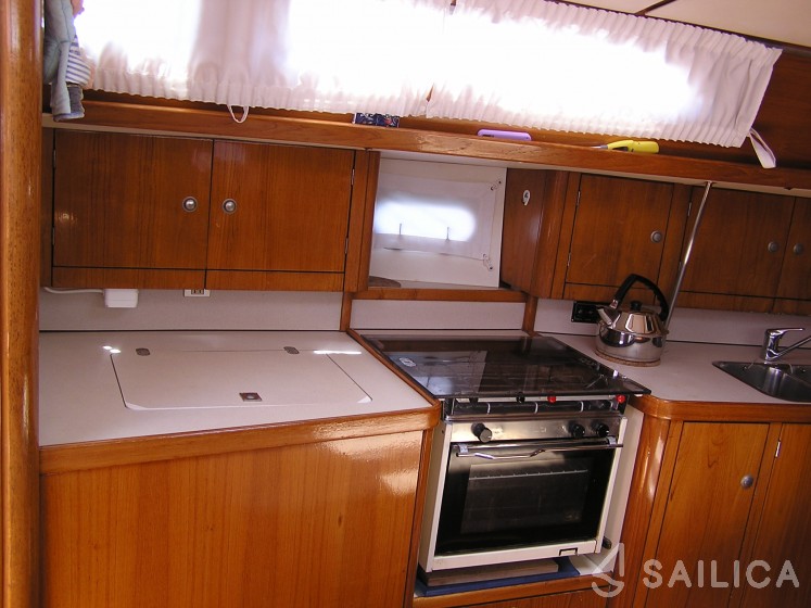 Sun Odyssey 37.1 - Yacht Charter Sailica