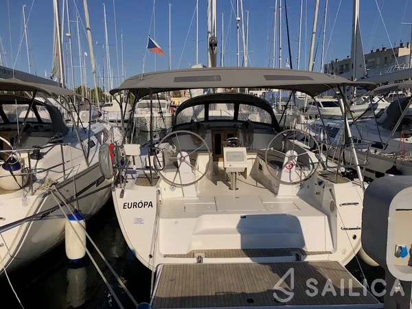 Bavaria 46 Cruiser - Yacht Charter Sailica