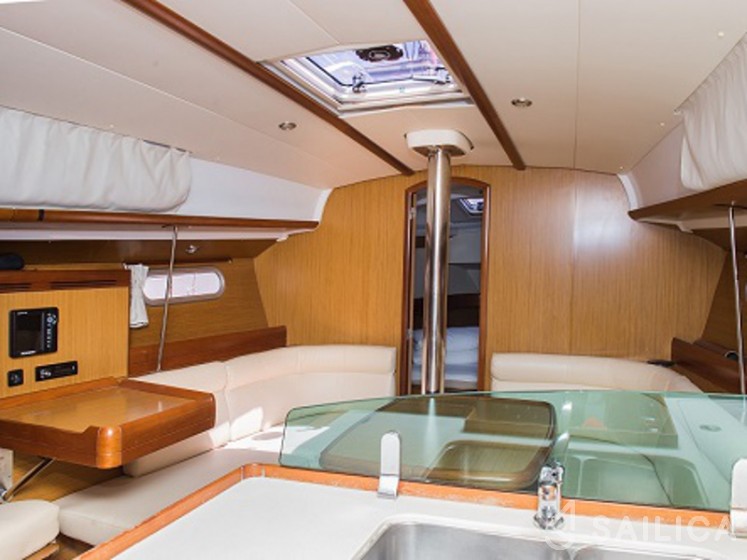 Sun Odyssey 39i - Yacht Charter Sailica
