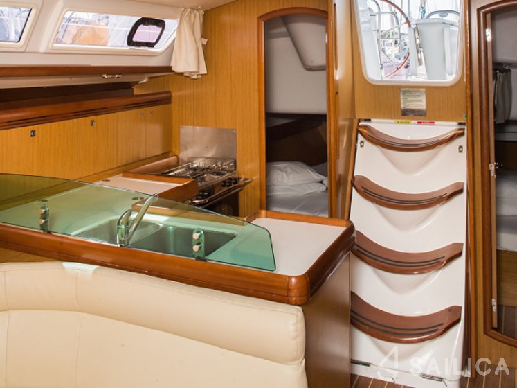Sun Odyssey 39i - Yacht Charter Sailica