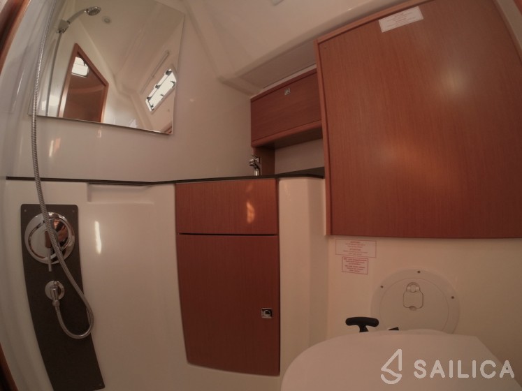 Bavaria 46 Cruiser - Yacht Charter Sailica