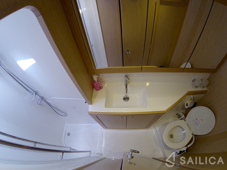 Lagoon 39 - Yacht Charter Sailica