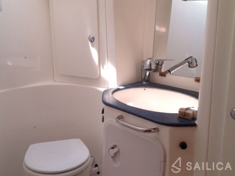 Bavaria 41 - Yacht Charter Sailica