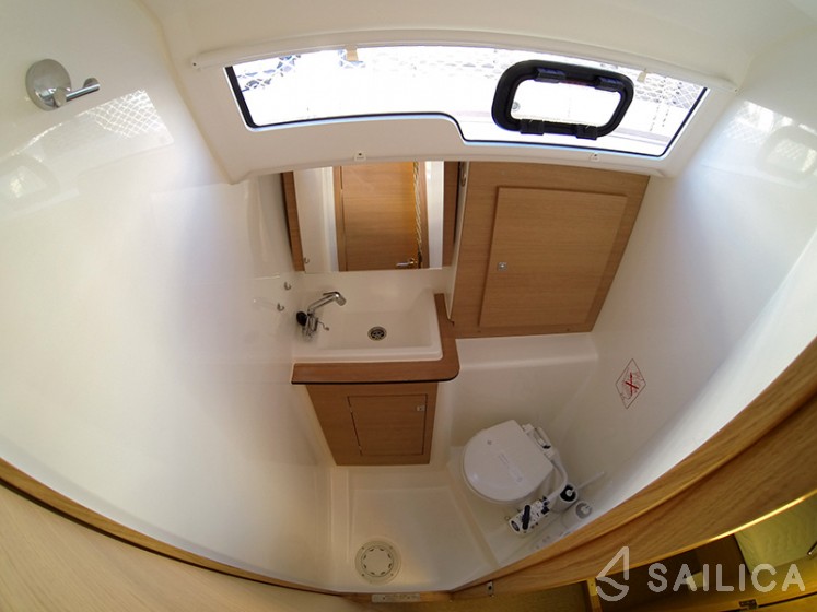 Dufour 382 GL - Yacht Charter Sailica