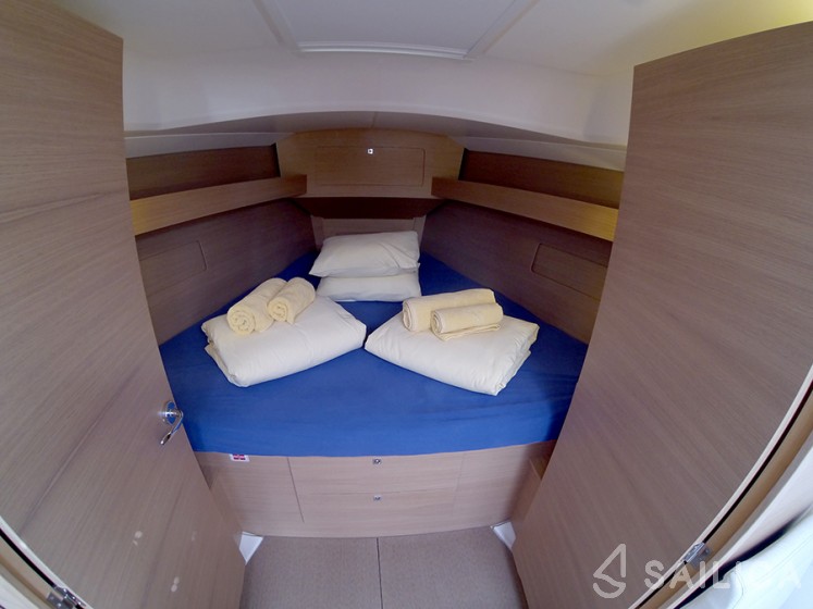 Dufour 382 GL - Yacht Charter Sailica