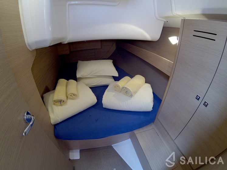 Dufour 382 GL - Yacht Charter Sailica