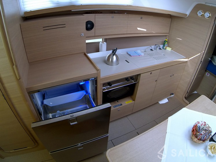 Dufour 382 GL - Yacht Charter Sailica