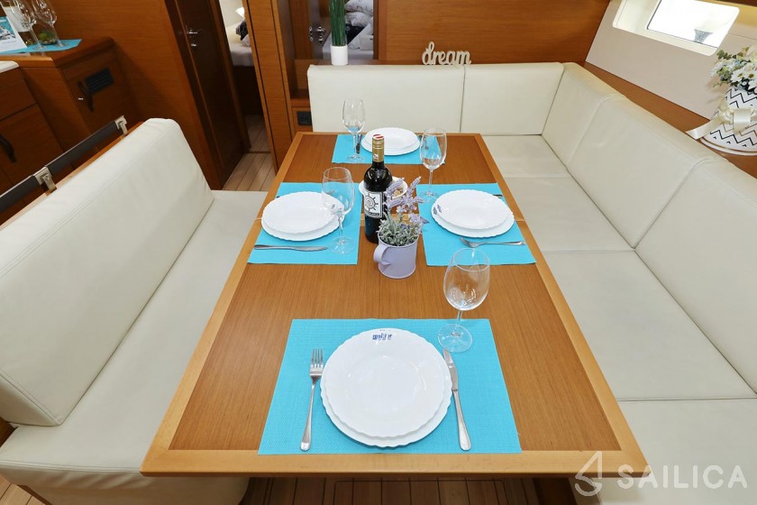 Jeanneau 54 - Yacht Charter Sailica
