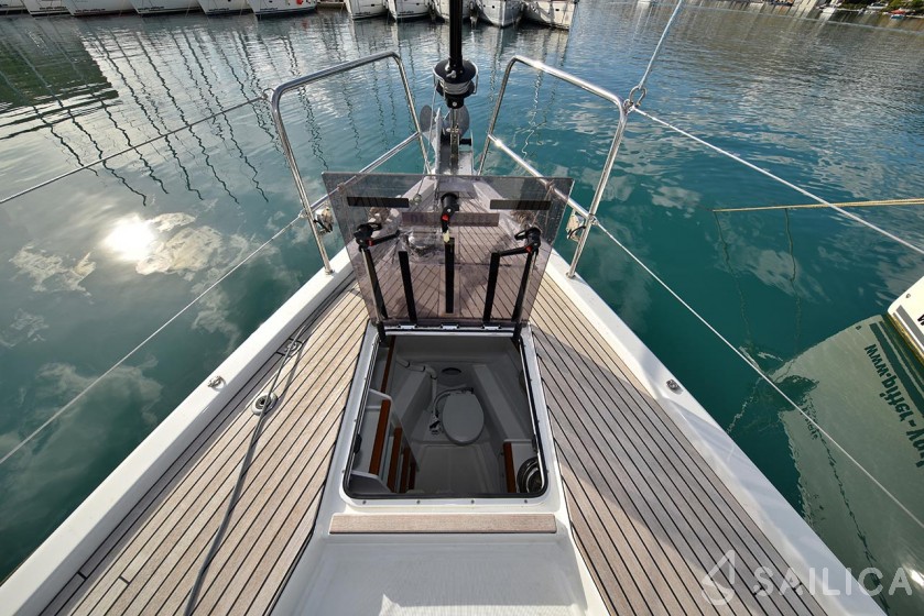 Jeanneau 54 - Yacht Charter Sailica
