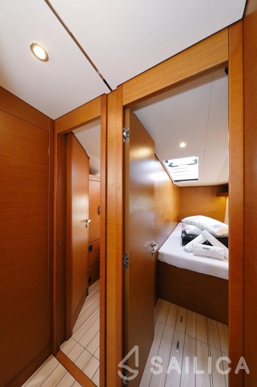 Jeanneau 54 - Yacht Charter Sailica