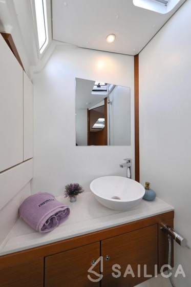 Jeanneau 54 - Yacht Charter Sailica