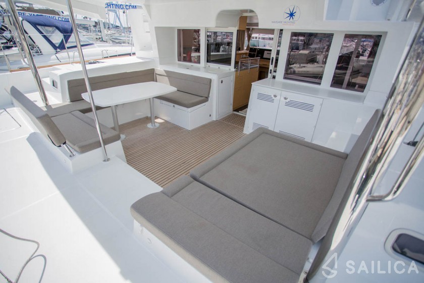 Lagoon 450  Flybridge - Yacht Charter Sailica