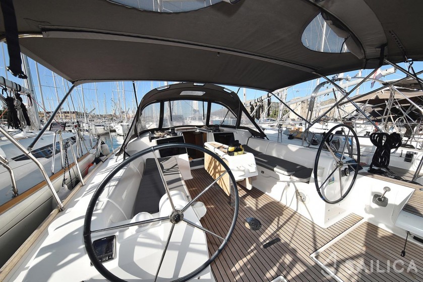 Dufour 382 GL - Yacht Charter Sailica