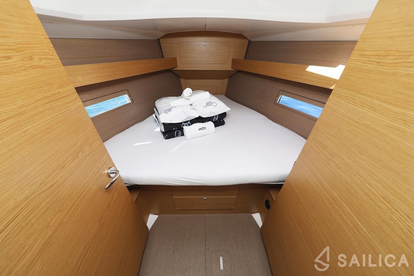 Dufour 382 GL - Yacht Charter Sailica