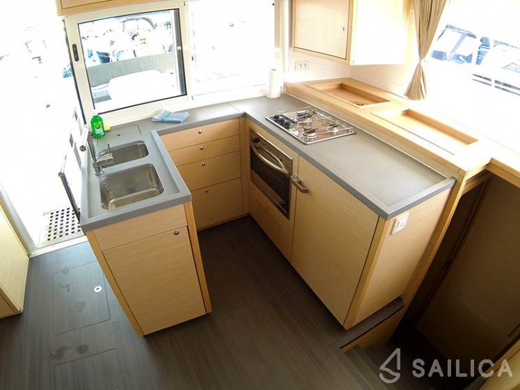 Lagoon 450 - Yacht Charter Sailica