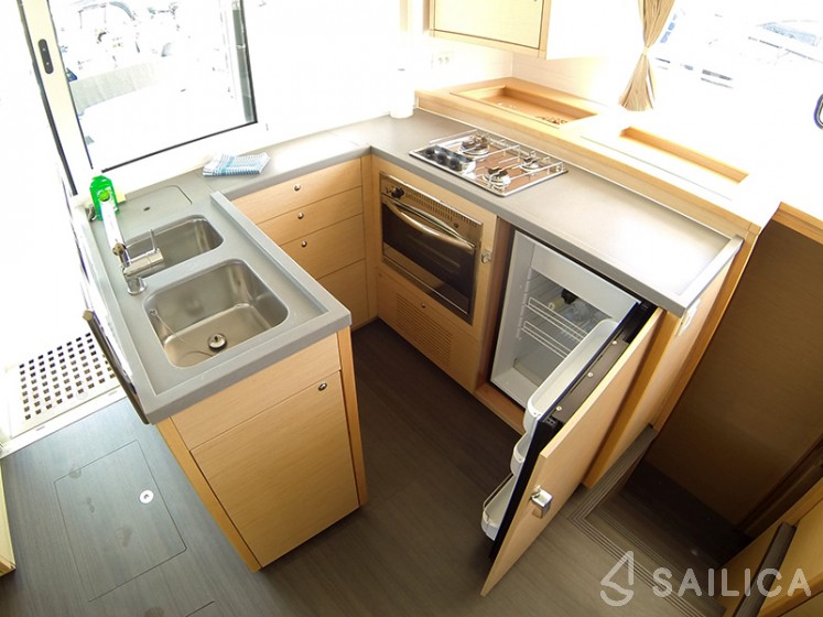 Lagoon 450 - Yacht Charter Sailica