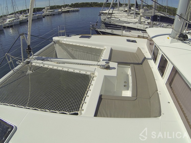 Lagoon 450 - Yacht Charter Sailica