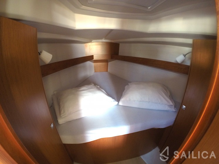 Bavaria Cruiser 34 - Yacht Charter Sailica
