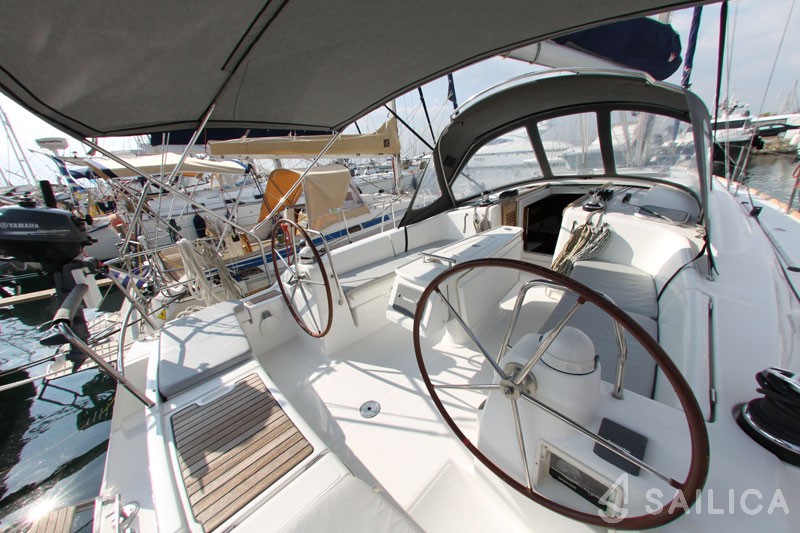 Oceanis 40 - Yacht Charter Sailica