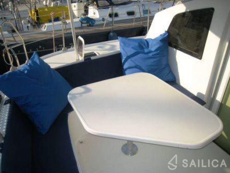 Athena 38 - Yacht Charter Sailica