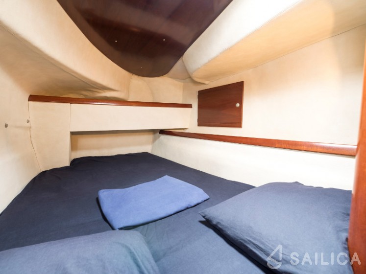 Athena 38 - Yacht Charter Sailica