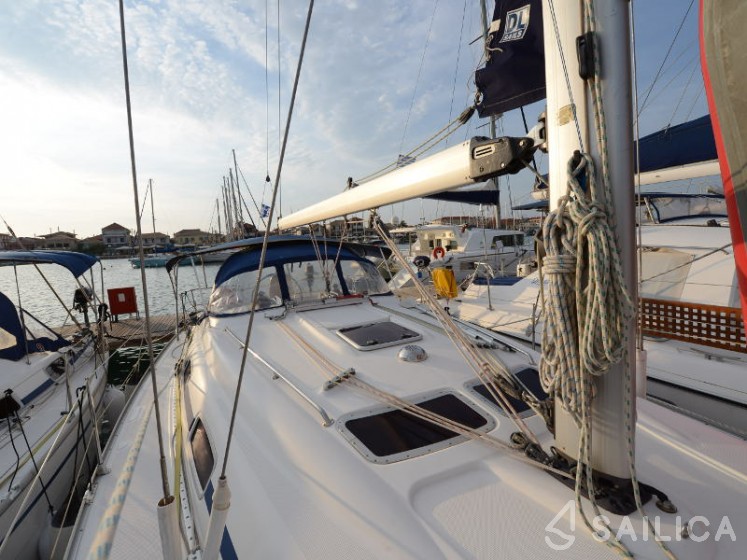 Bavaria 39 Cruiser - Yacht Charter Sailica