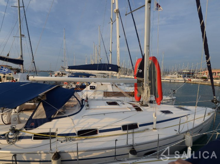 Bavaria 39 Cruiser - Yacht Charter Sailica