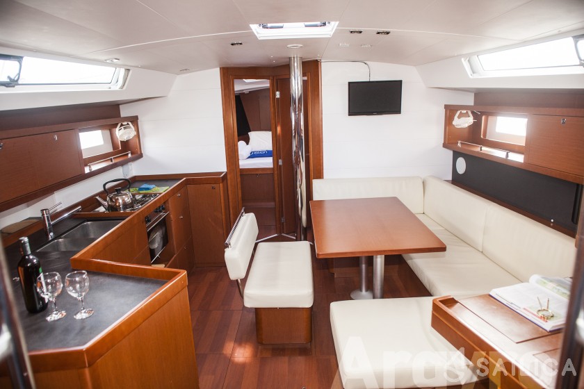 Oceanis 45 - Yacht Charter Sailica