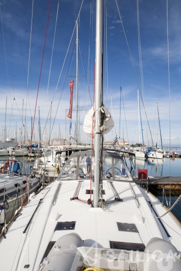 Oceanis 45 - Yacht Charter Sailica