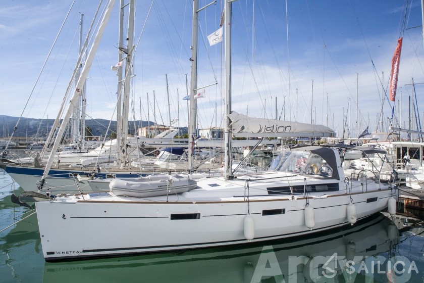 Oceanis 45 - Yacht Charter Sailica