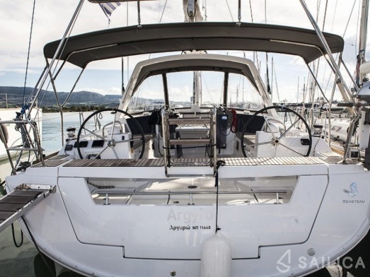 Oceanis 45 - Yacht Charter Sailica