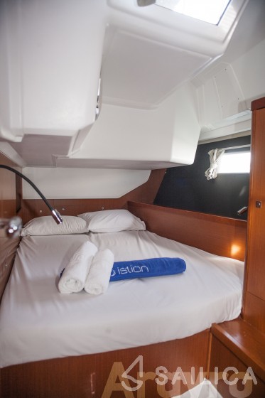 Oceanis 45 - Yacht Charter Sailica