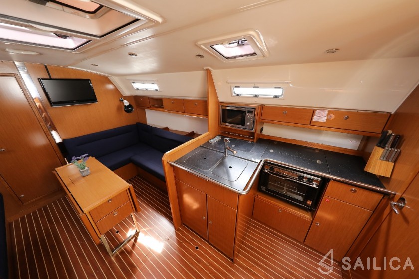 Bavaria Cruiser 36 - Yacht Charter Sailica