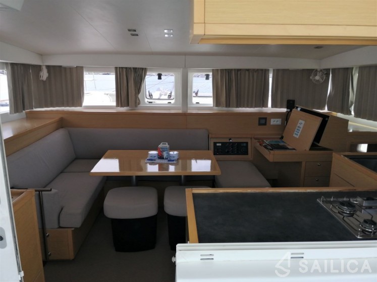 Lagoon 400 S2 - Yacht Charter Sailica