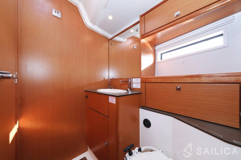 Bavaria Cruiser 56 - Yacht Charter Sailica