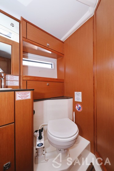 Bavaria Cruiser 56 - Yacht Charter Sailica
