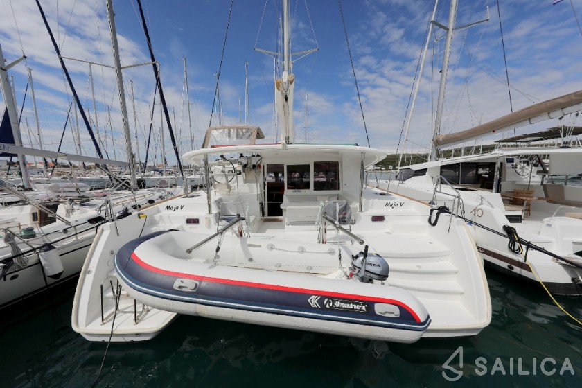 Lagoon 400 S2 - Yacht Charter Sailica