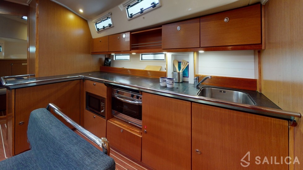 Bavaria 45 Cruiser - Yacht Charter Sailica