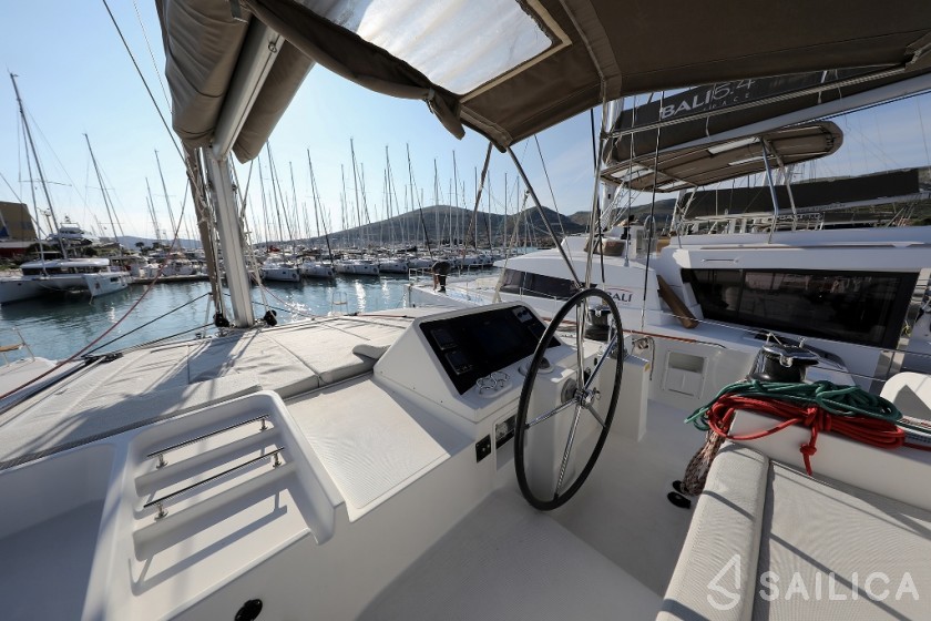 Lagoon 450 - Yacht Charter Sailica