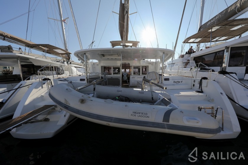 Lagoon 450 - Yacht Charter Sailica