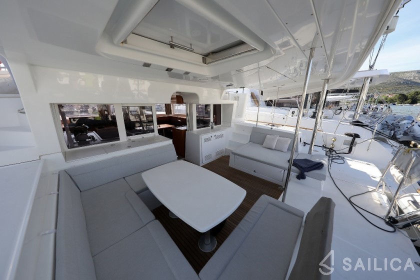 Lagoon 450 - Yacht Charter Sailica