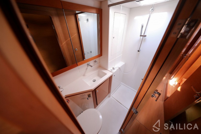Lagoon 450 - Yacht Charter Sailica